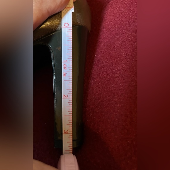 Heels - Picture 6 of 7